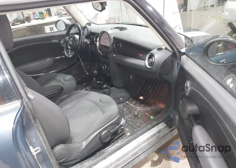 2011 Mini Cooper S z USA, uszkodzony, nr VIN WMWSV3C52BTY11364